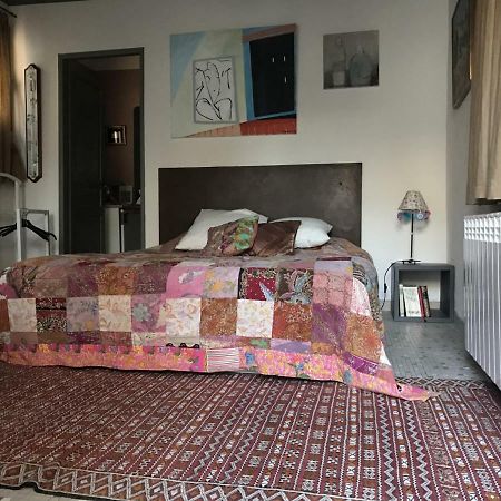 Bed and Breakfast Nid D'Artiste Saint-Quentin-la-Poterie Esterno foto