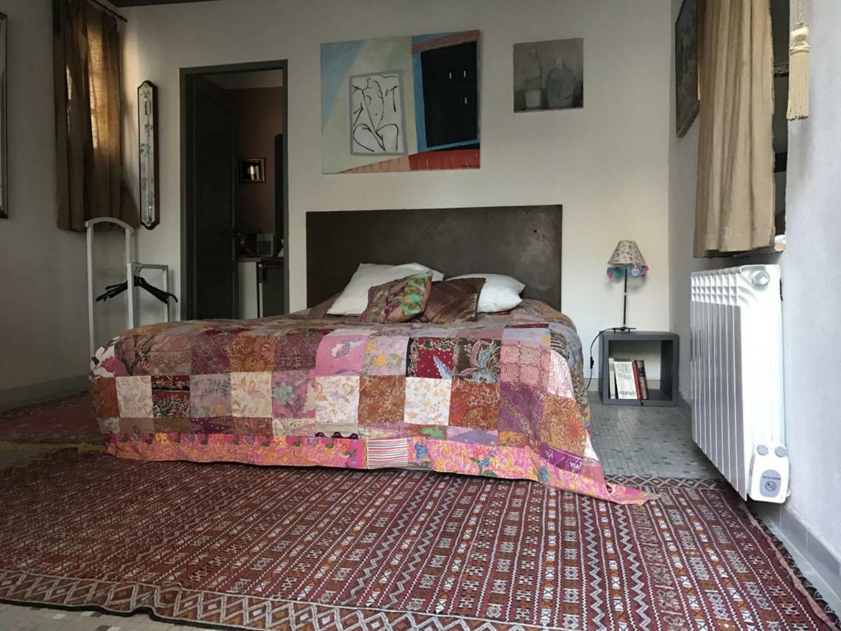 Bed and Breakfast Nid D'Artiste Saint-Quentin-la-Poterie Esterno foto